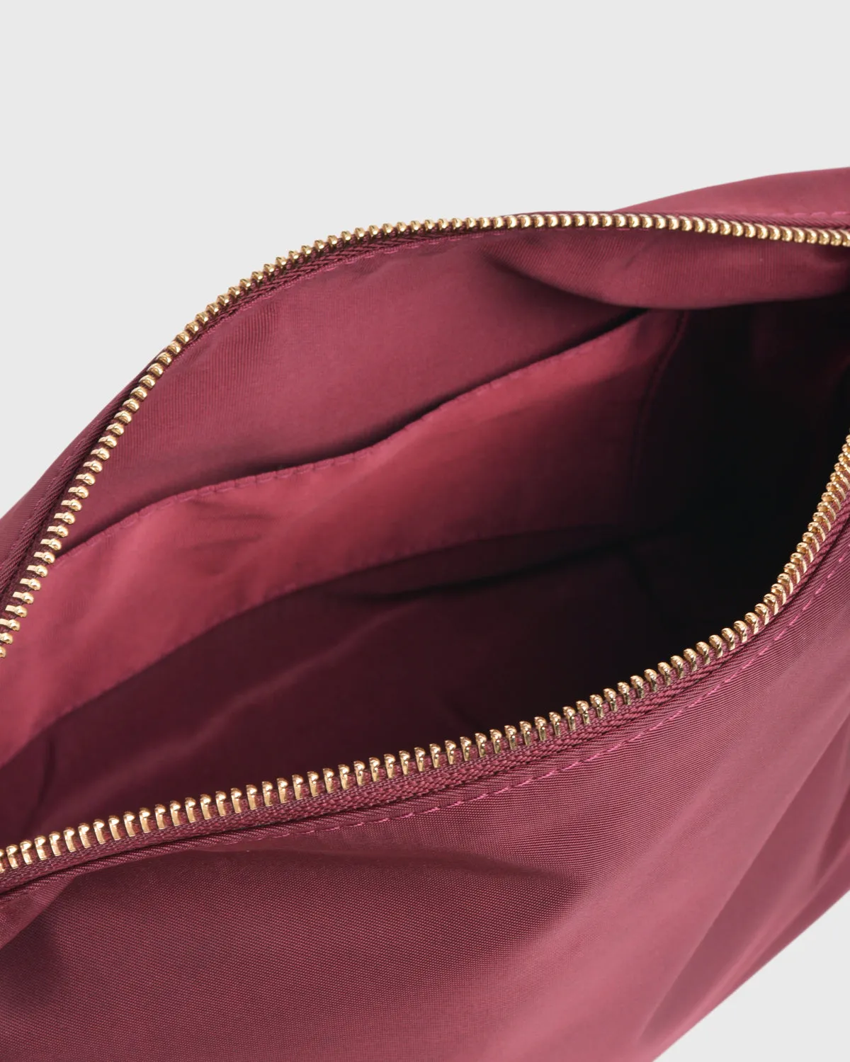 Aimee Mini Travel BiB (Burgundy)