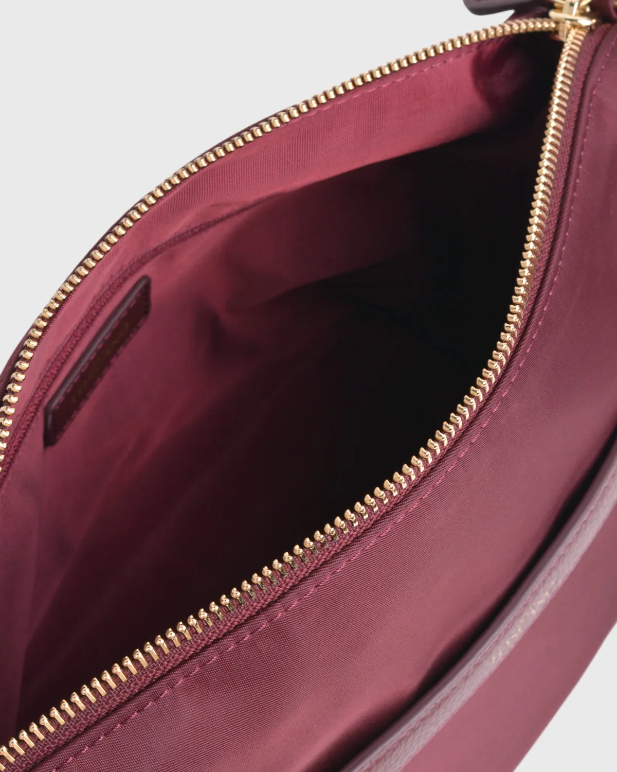 Aimee Mini Travel BiB (Burgundy)