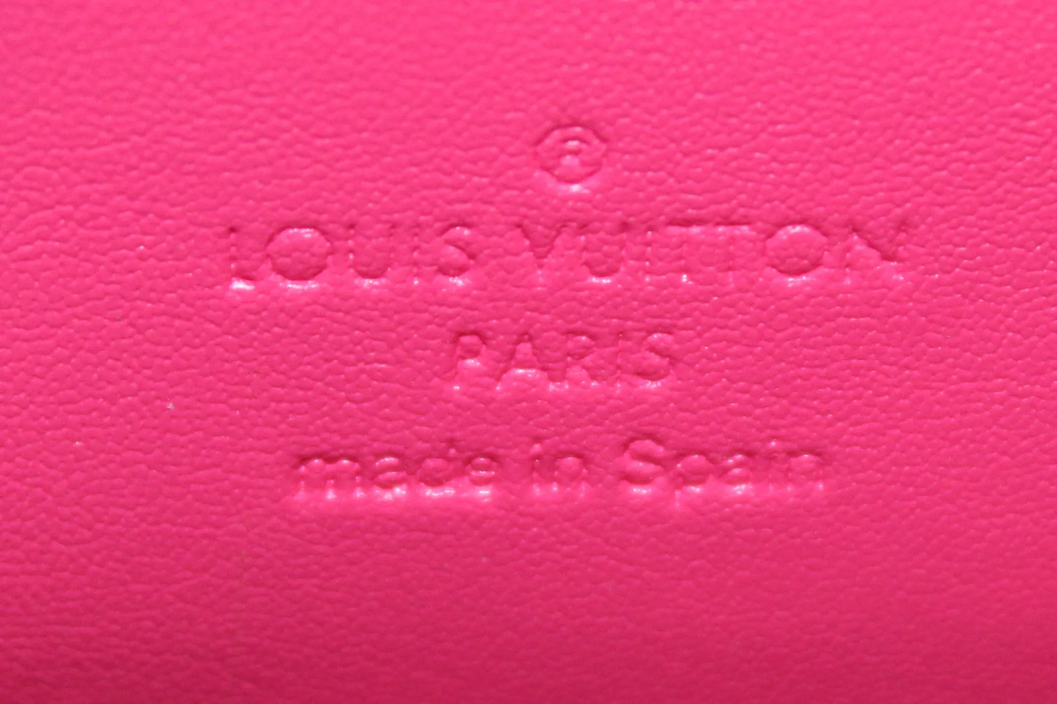 Authentic New Louis Vuitton Fuchsia Hot Pink Vernis Leather Houston Shoulder Bag