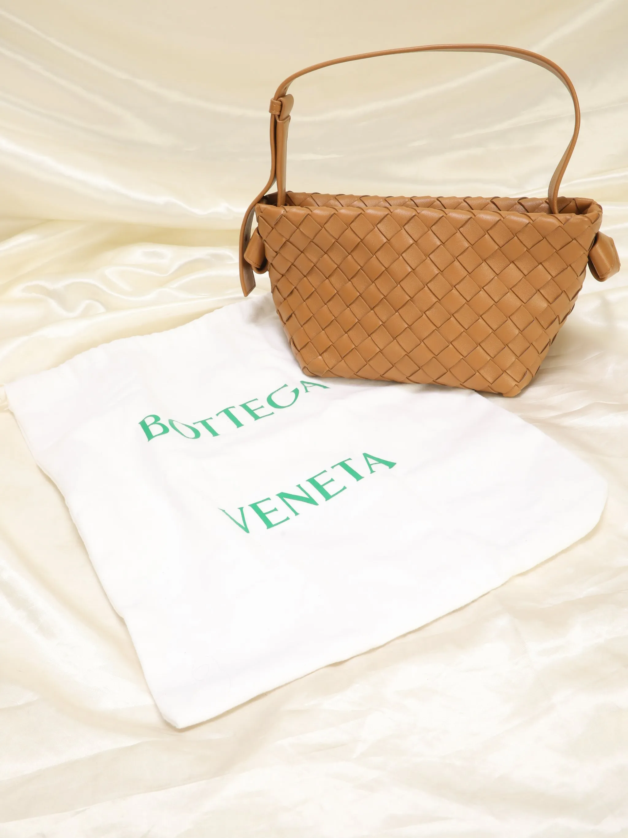 Bottega Veneta 2022 Intrecciato Tie Shoulder Bag