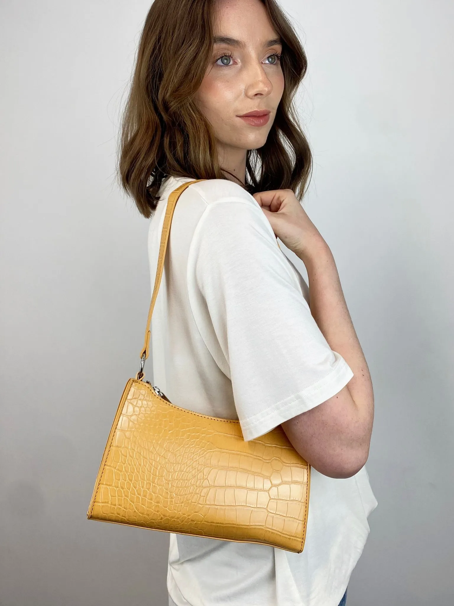 Chillie Shoulder Bag (Various Colours)