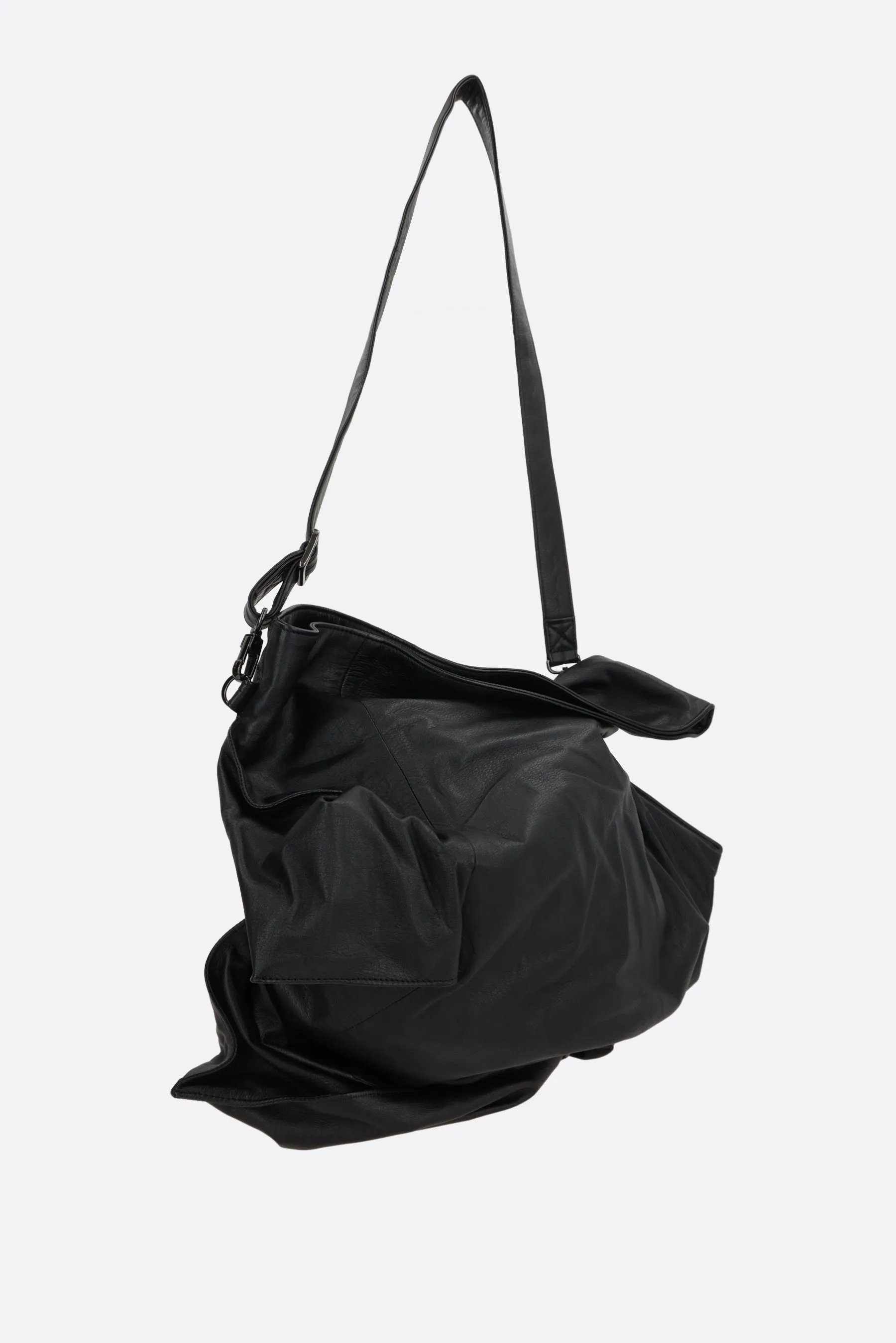 Cubic grainy leather shoulder bag