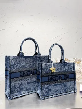 DR324 Medium/Large Dior Book Tote