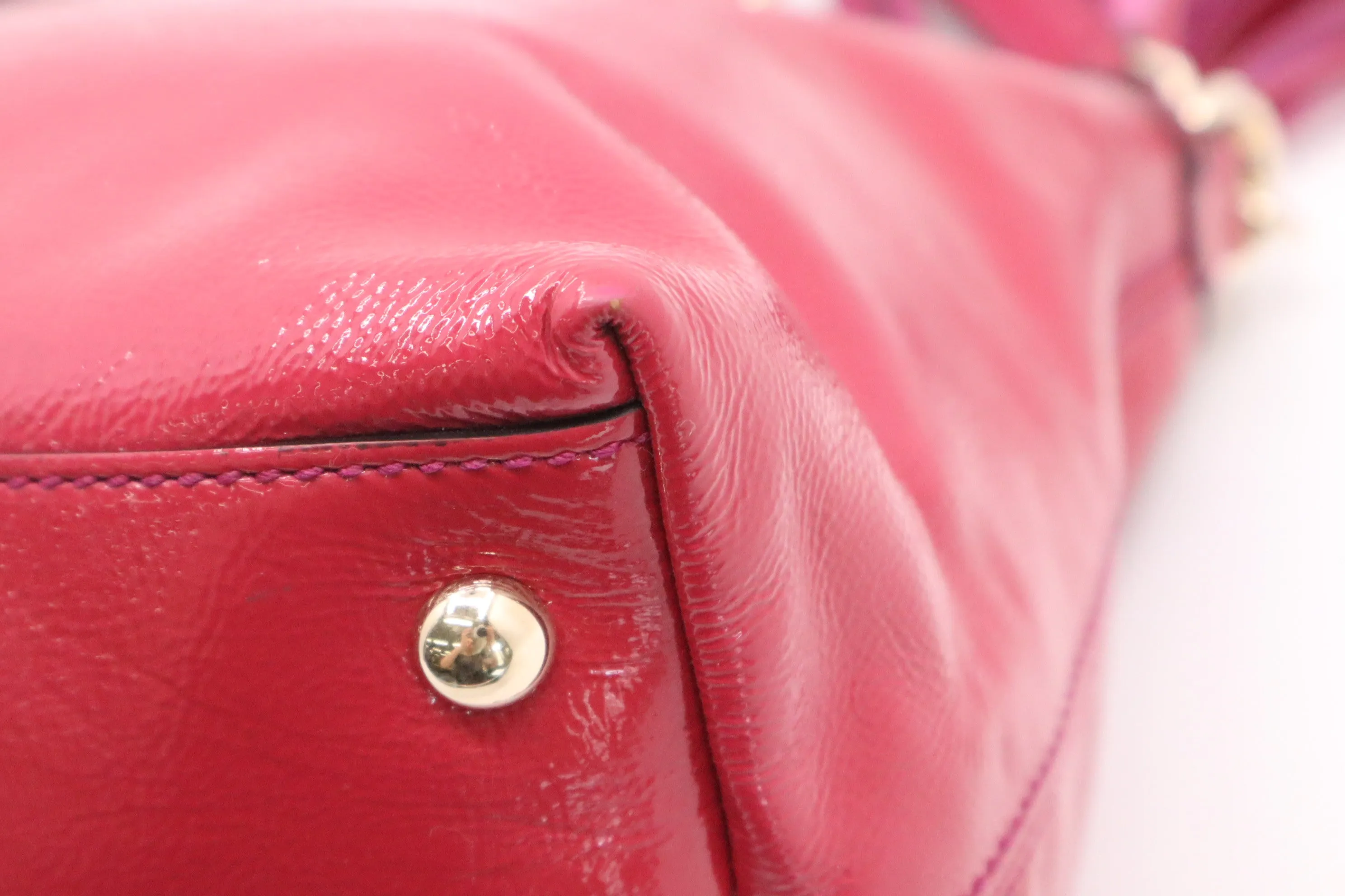 Gucci Soho 2-Way Bag in Pink Patent Leather